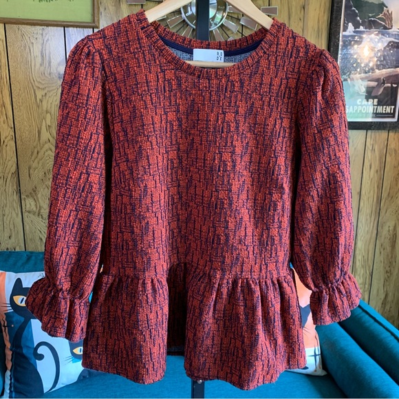 RO + DE Puff Sleeve Ruffle Top - Picture 9 of 9